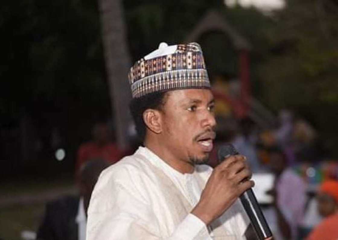 Elisha Abbo ya sanar da dalilinsa na ficewa daga jam'iyyar PDP Elisha Abbo ya sanar da dalilinsa na ficewa daga jam'iyyar PDP