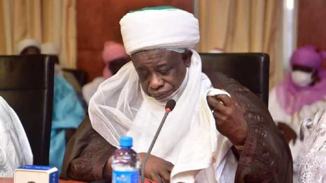 'Yan bindiga: Sarkin Birnin Gwari ya bayyana alherin da katse hanyoyin sadarwa ya jawo 'Yan bindiga: Sarkin Birnin Gwari ya bayyana alherin da katse hanyoyin sadarwa ya jawo
