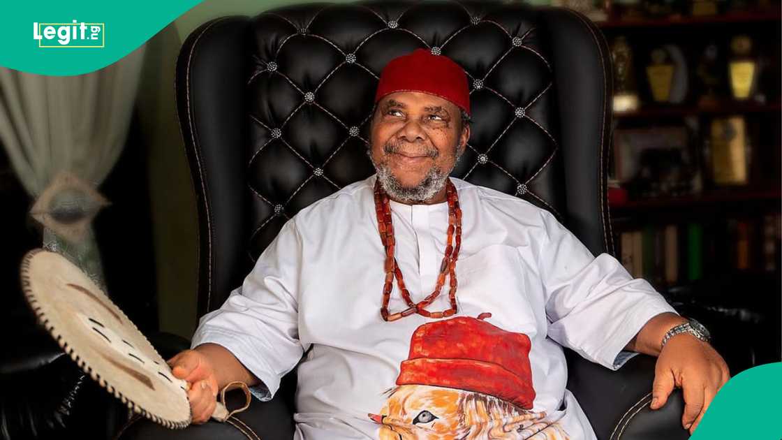 Pete Edochie arrive in Lagos amid funfare, video surfaces