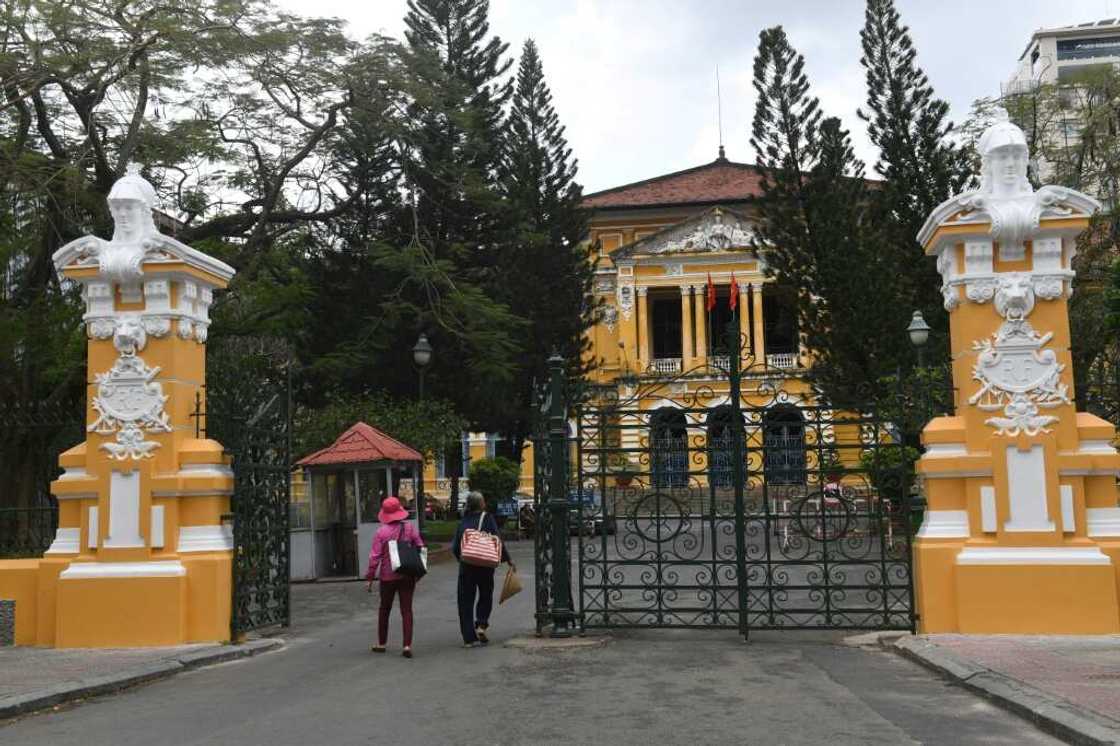 Truong My Lan will be tried at the Ho Chi Minh City People's Court, accused with dozens of accomplices of embezzling $125 billion from a bank Truong My Lan will be tried at the Ho Chi Minh City People's Court, accused with dozens of accomplices of embezzling $125 billion from a bank