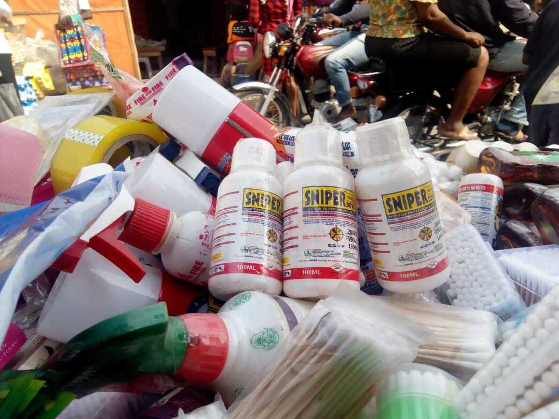 Yawan kisan kai a Najeriya: Sanatoci sun nemi a hana sayar da ‘Sniper’ a kasuwa Yawan kisan kai a Najeriya: Sanatoci sun nemi a hana sayar da ‘Sniper’ a kasuwa