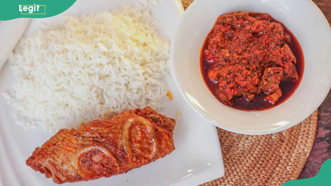 Peppered sauce and rce with succulent Turkey Peppered sauce and rce with succulent Turkey