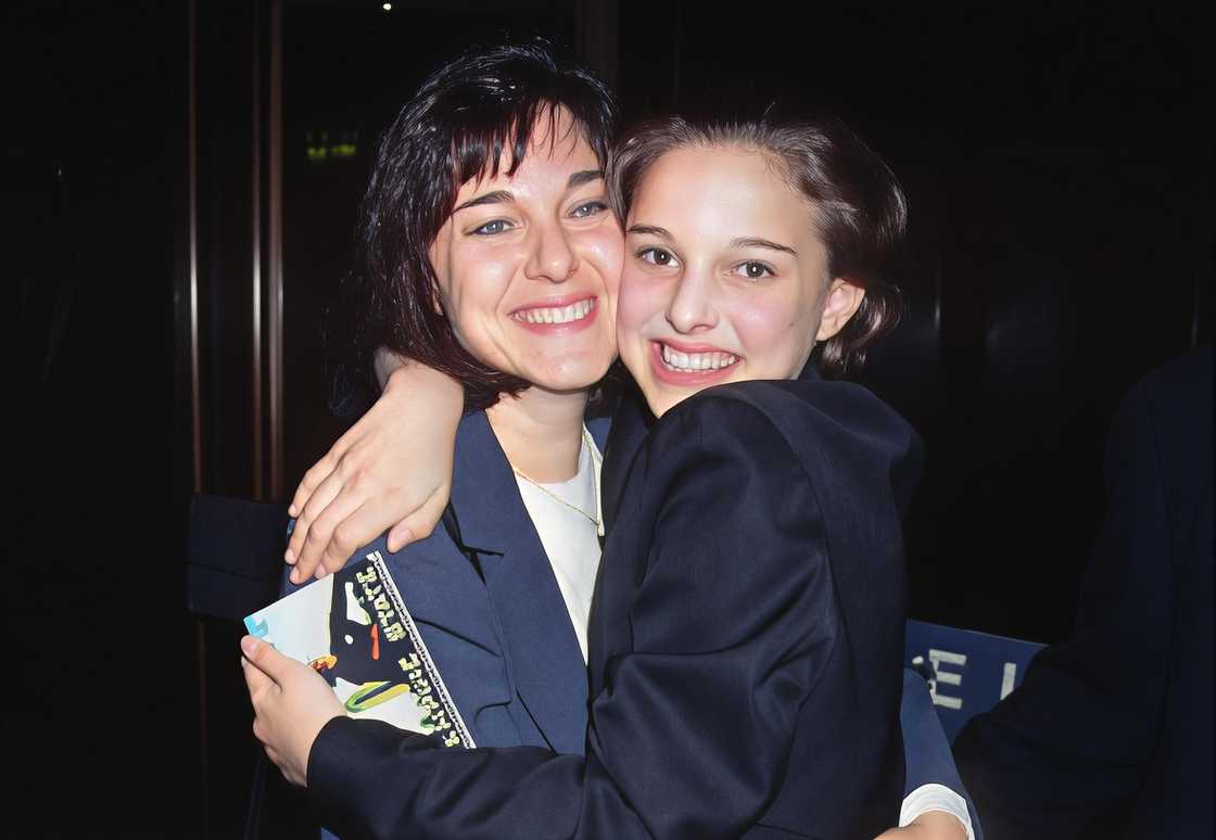 Natalie Portman hugs her mother.
