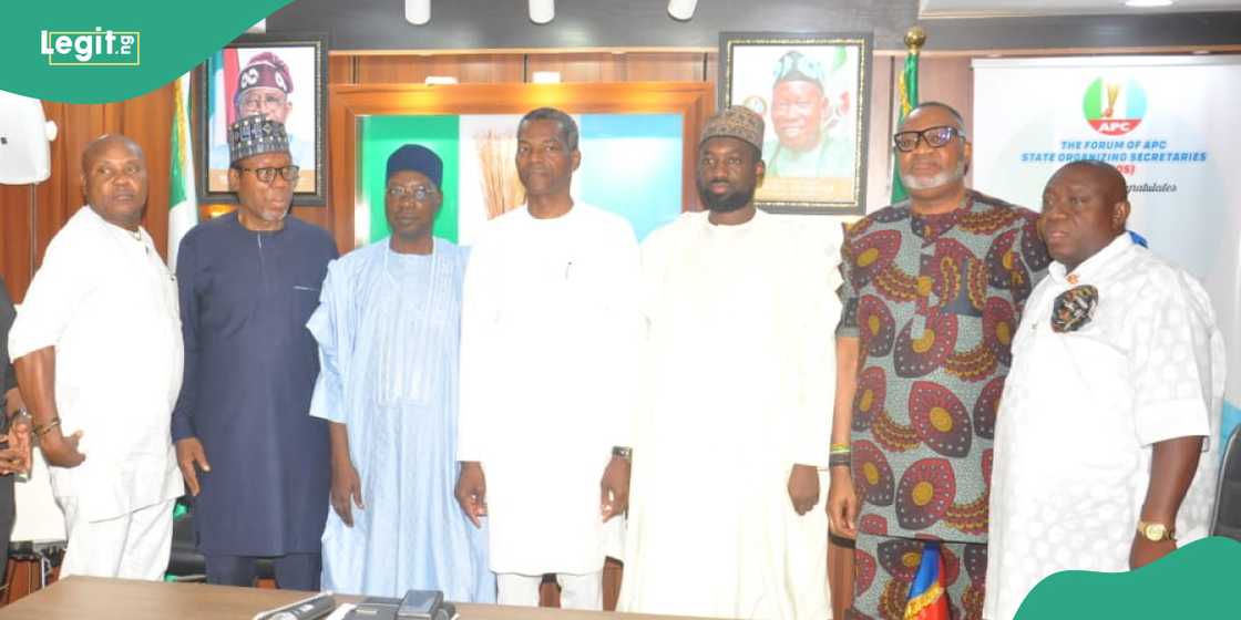APC indefinitely suspends chairman and sends message to Nigerians APC indefinitely suspends chairman and sends message to Nigerians