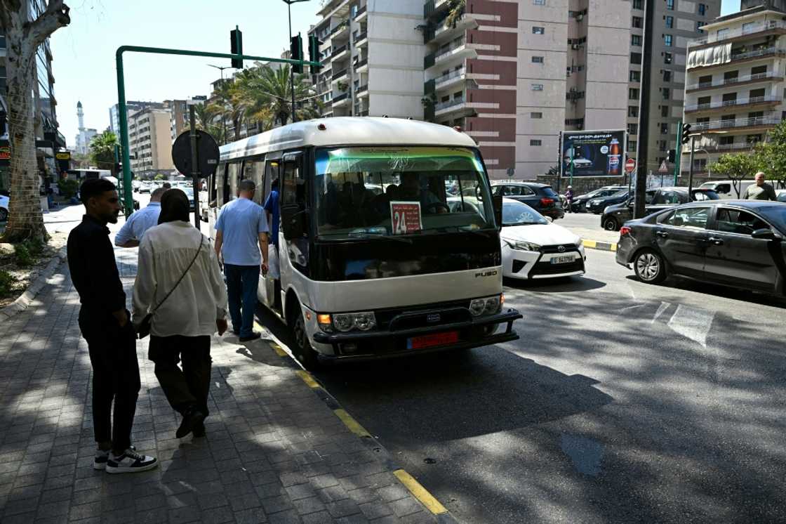 The strategy   faces contention  from backstage  buses and inexpensive  taxis