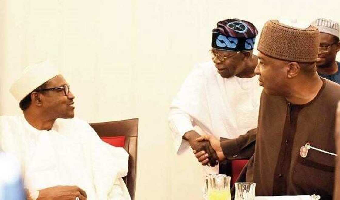 Idan ana son fita daga wahalar da APC su ka jefa jama’a, a zabi Atiku - Saraki Idan ana son fita daga wahalar da APC su ka jefa jama’a, a zabi Atiku - Saraki