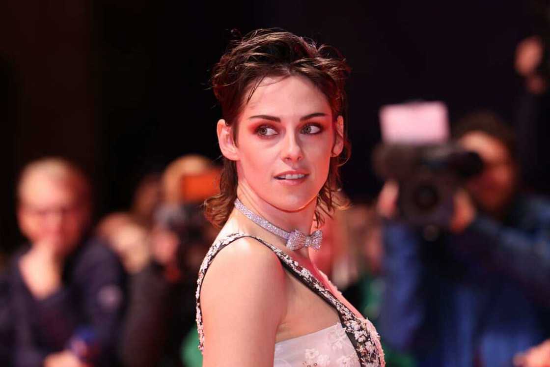 Celebs with deep-set eyes Celebs with deep-set eyes