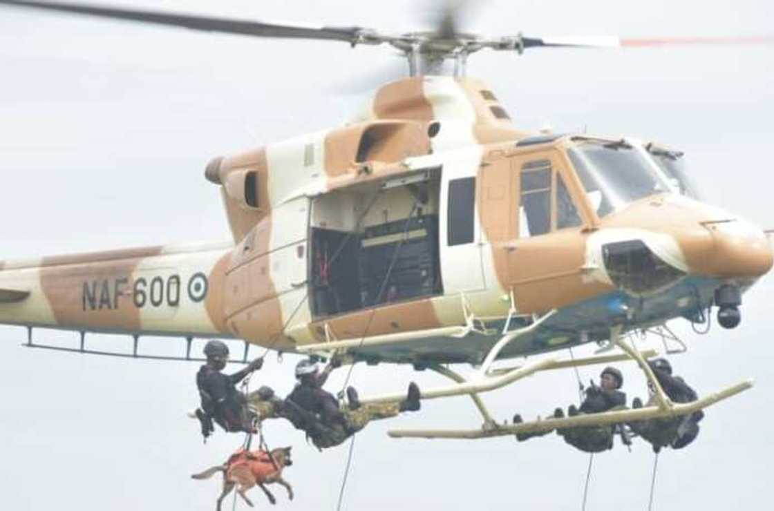 Daga Zamfara zuwa Kaduna: Jirgin yakin NAF ya kone sansanin 'yan bindiga, an kashe 50 a dajin Kawara Daga Zamfara zuwa Kaduna: Jirgin yakin NAF ya kone sansanin 'yan bindiga, an kashe 50 a dajin Kawara