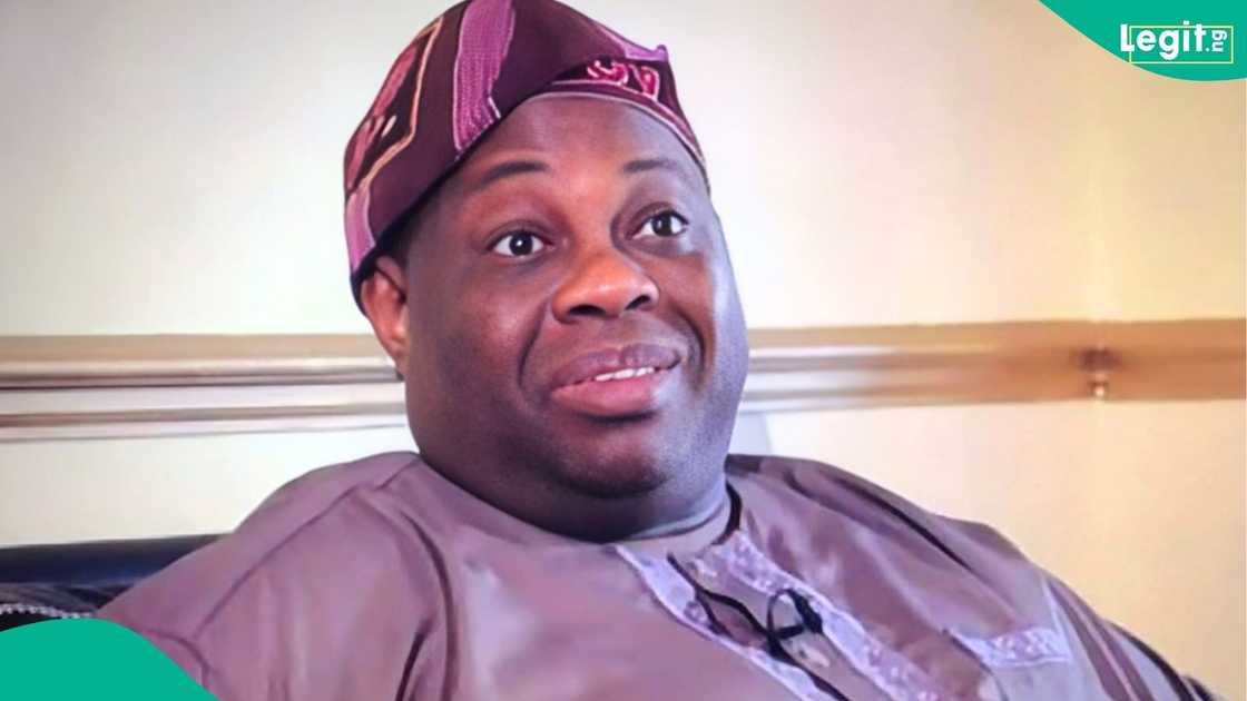 Dele Momodu discusses 18-phone ordeal in the US while citing contacts including Bill Clinton Dele Momodu discusses 18-phone ordeal in the US while citing contacts including Bill Clinton