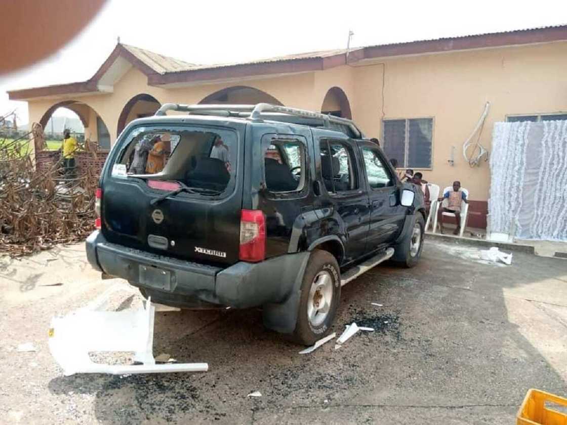 Gadon sarauta: Rikici ya barke, an sace basaraken rikon kwarya tare da cin zarafinsa Gadon sarauta: Rikici ya barke, an sace basaraken rikon kwarya tare da cin zarafinsa