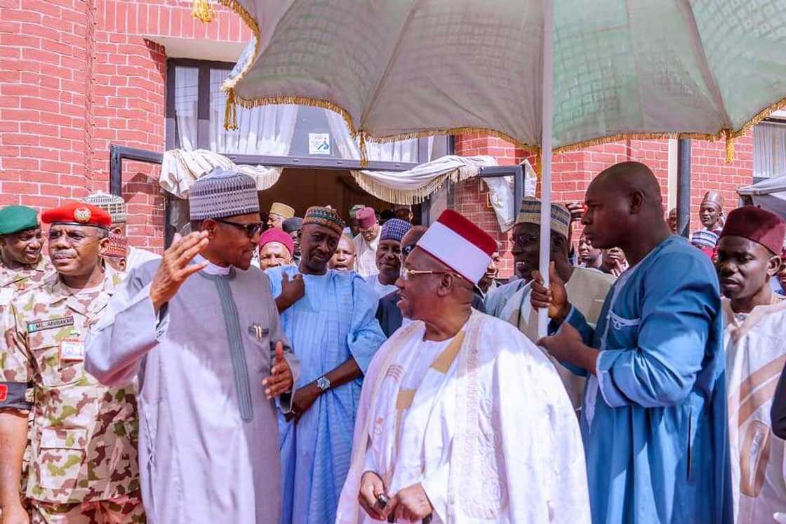 Buhari ya yi martani a kan ihun da aka yi masa a Maiduguri Buhari ya yi martani a kan ihun da aka yi masa a Maiduguri