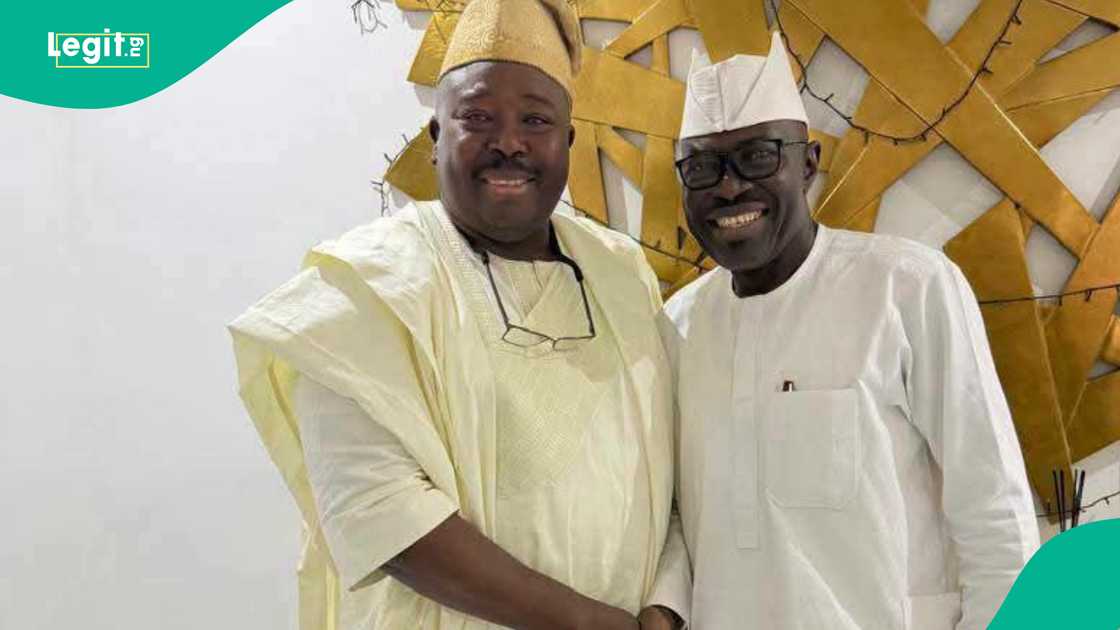 Taofeek Arapaja, a PDP factional national secretary backed by Governor Seyi Makinde, reportedly dumps the party and meets APC governorship candidate Sharafadeen Alli in Oyo ahead of the 2027 election. Taofeek Arapaja, a PDP factional national secretary backed by Governor Seyi Makinde, reportedly dumps the party and meets APC governorship candidate Sharafadeen Alli in Oyo ahead of the 2027 election.