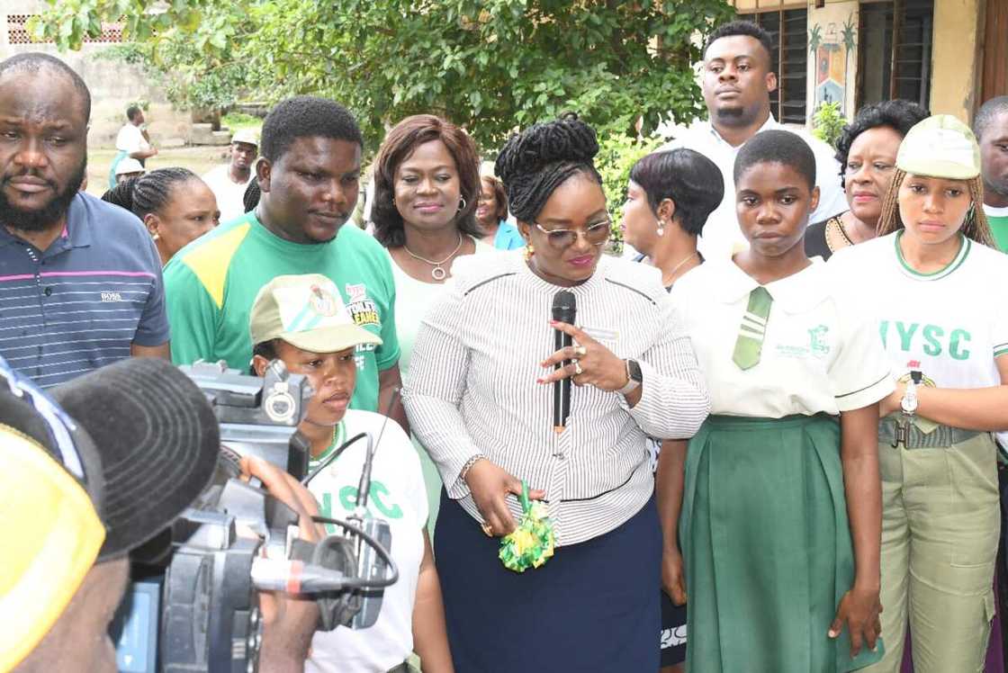 Festac Girls High School, Central High School, Araromi Primary School Got Touched by Hypo Festac Girls High School, Central High School, Araromi Primary School Got Touched by Hypo