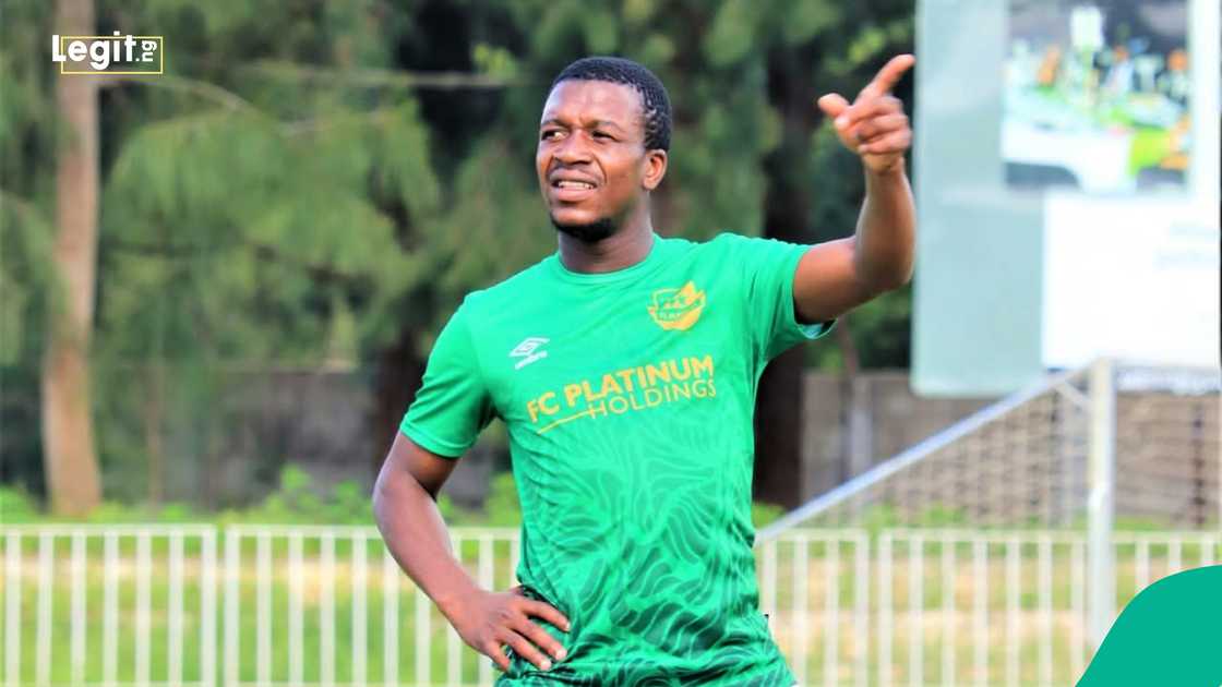 Brian Banda, Highlanders FC, Zimbabwe, Premier Soccer League, FC Platinum. Brian Banda, Highlanders FC, Zimbabwe, Premier Soccer League, FC Platinum.