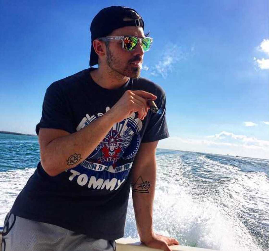 Joe Jonas and Sophie Turner love story Joe Jonas and Sophie Turner love story