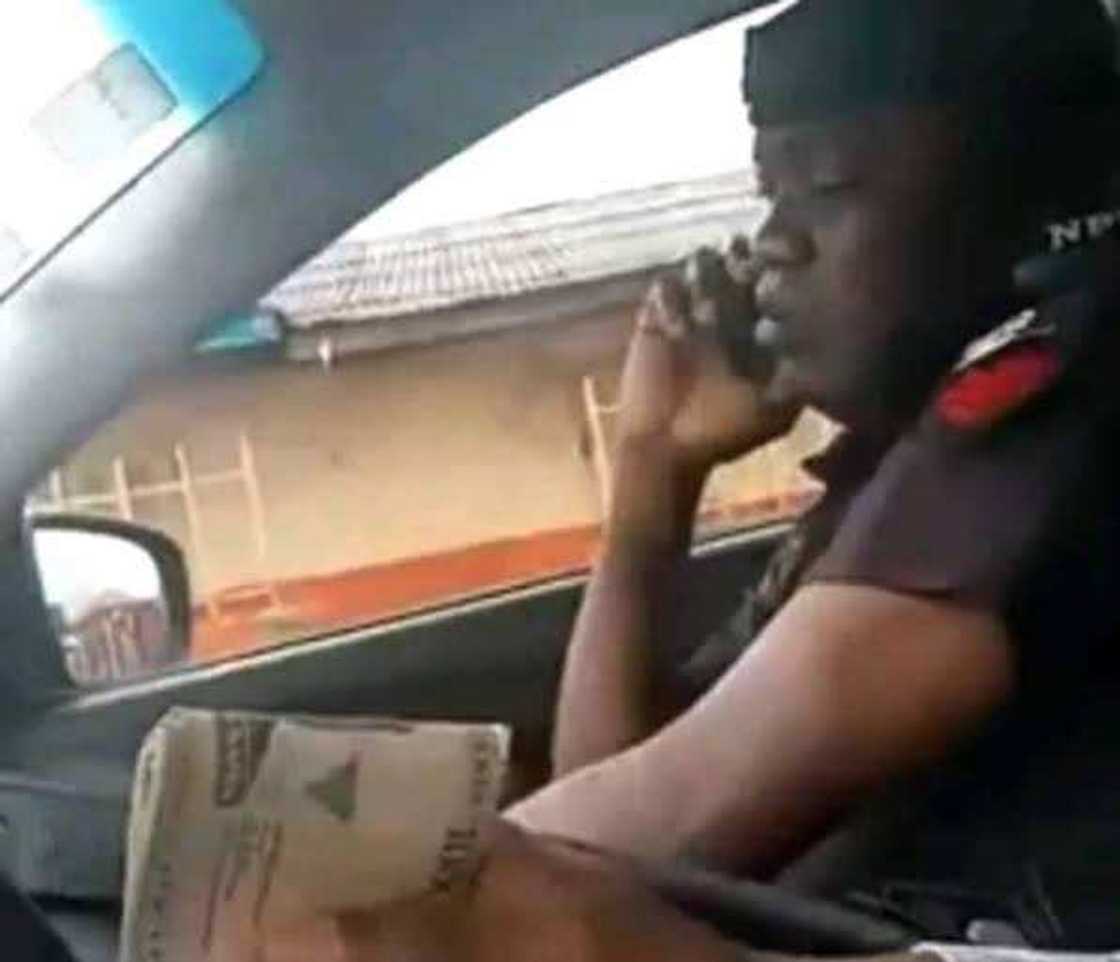 An kama wani jami'i da ke karbar rashawa An kama wani jami'i da ke karbar rashawa