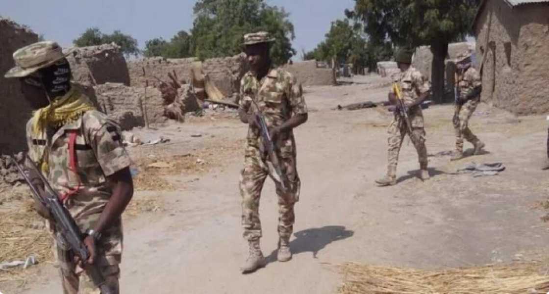 Sojoji Sun Ceto Mutum 17 Bayan Ragargazan Yan Boko Haram a Borno Sojoji Sun Ceto Mutum 17 Bayan Ragargazan Yan Boko Haram a Borno
