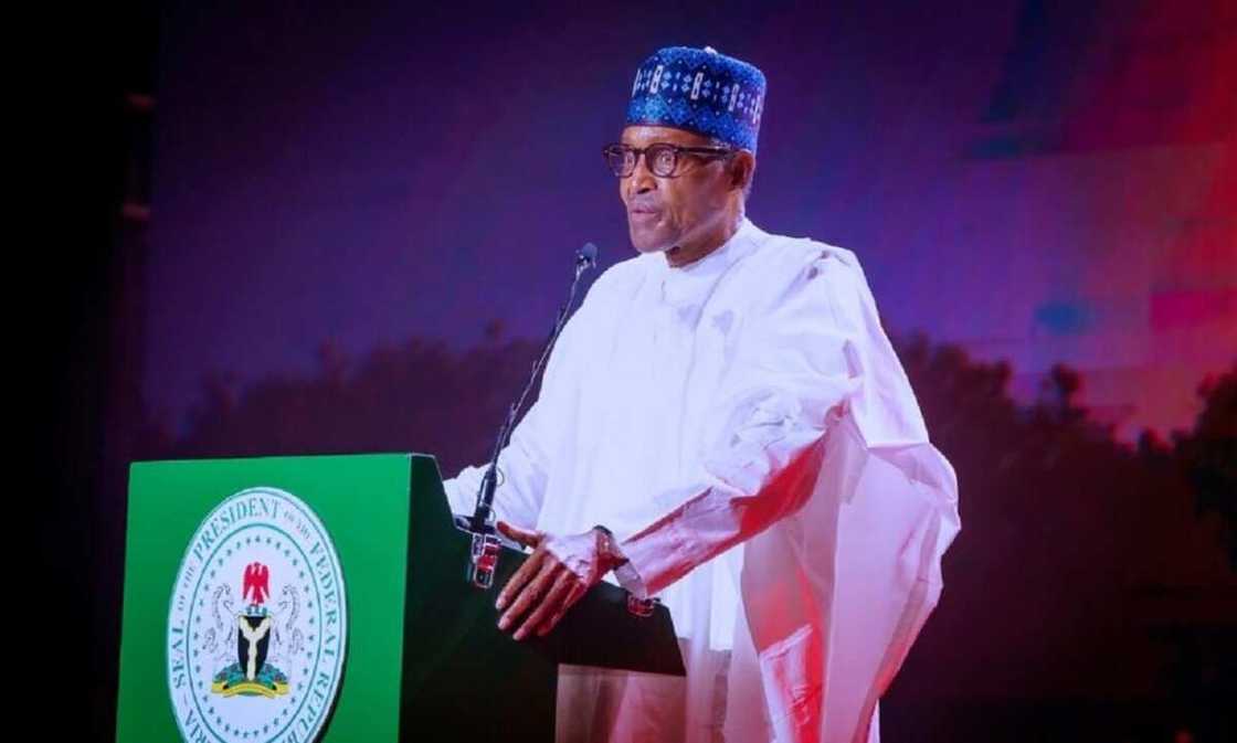 Buhari ya ce ya na farin ciki zai bar tattalin arzikin kasa hannun kwararru Buhari ya ce ya na farin ciki zai bar tattalin arzikin kasa hannun kwararru