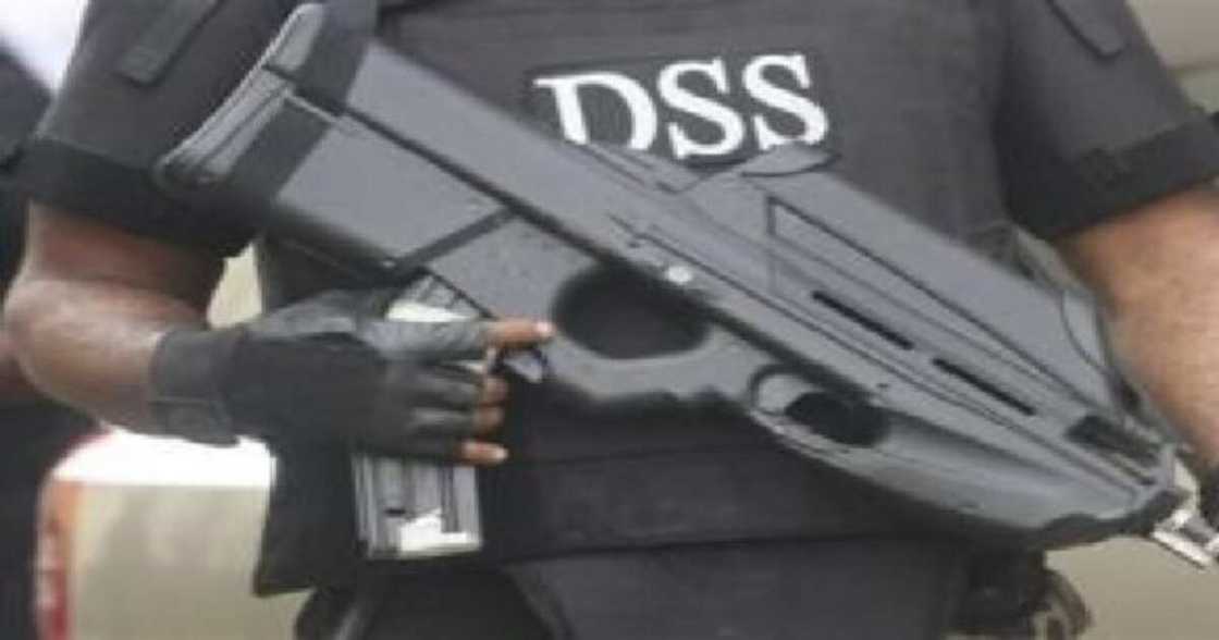 DSS ta kama wadanda ke kitsa kai hari kan ofisoshin INEC DSS ta kama wadanda ke kitsa kai hari kan ofisoshin INEC