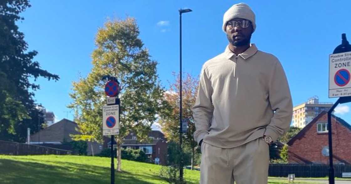 Nigerian man shares photo of the entry level salary of a new employee at an oil company. Nigerian man shares photo of the entry level salary of a new employee at an oil company.