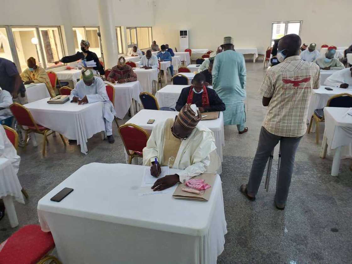 Sabon salo: 33% na ‘Yan siyasa sun gagara cin jarrabawar shiga takarar APC a Kaduna Sabon salo: 33% na ‘Yan siyasa sun gagara cin jarrabawar shiga takarar APC a Kaduna