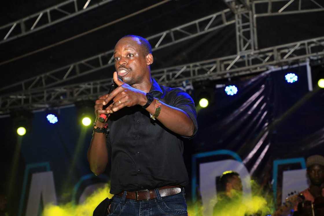 Johnny Drille, Waje thrills crowd as ACADAFEST 2019 raises N10m for 20 students Johnny Drille, Waje thrills crowd as ACADAFEST 2019 raises N10m for 20 students