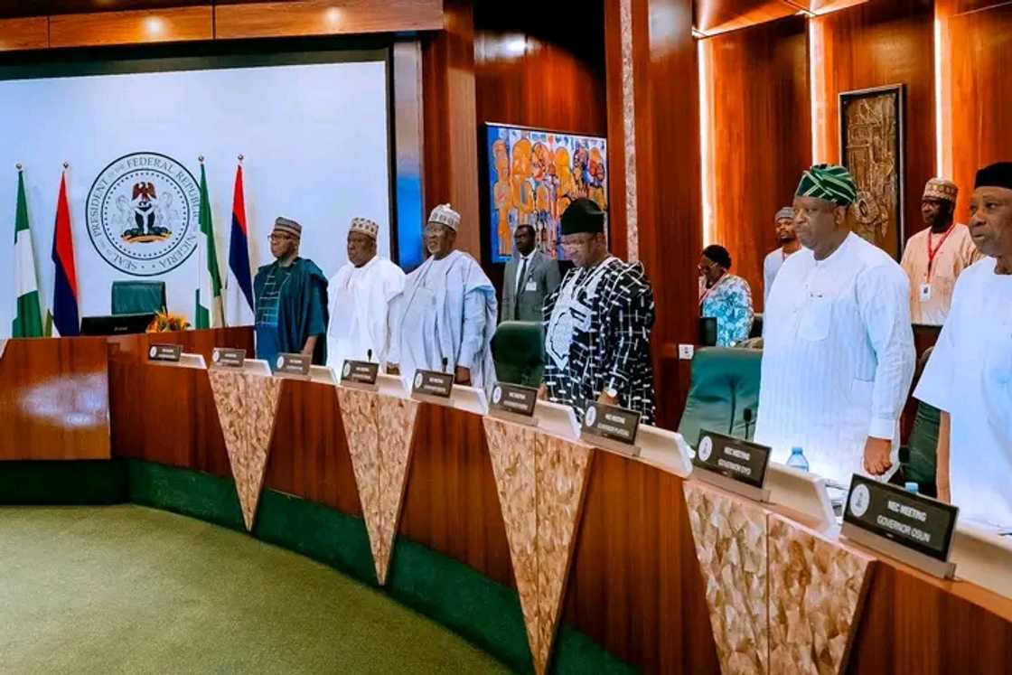 Kashim Shettima ya yi kira ga jihohi da su hada kai da gwamnatin tarayya don magance matsalolin da ke hana fitar da kayan noma waje. Kashim Shettima ya yi kira ga jihohi da su hada kai da gwamnatin tarayya don magance matsalolin da ke hana fitar da kayan noma waje.