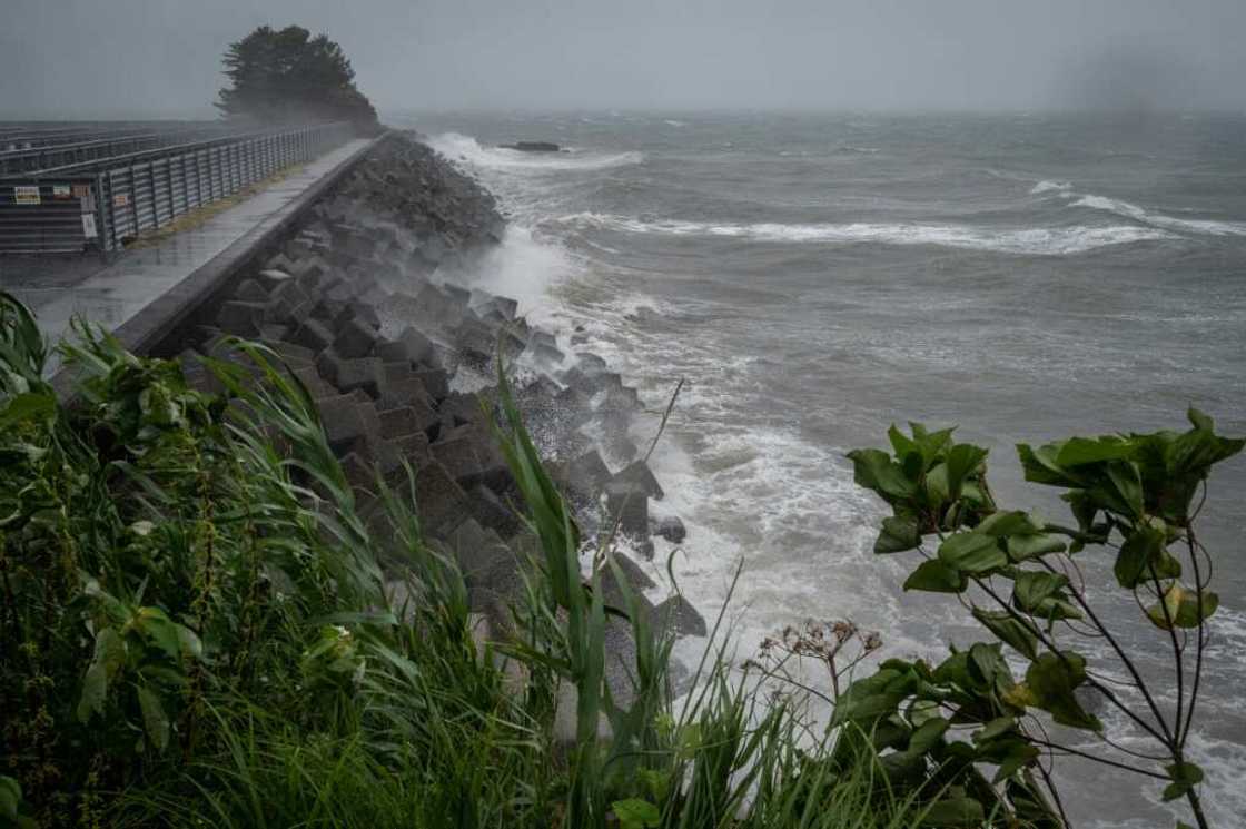 Typhoon Nanmadol has brought heavy rains, high waves and strong winds to southern Japan Typhoon Nanmadol has brought heavy rains, high waves and strong winds to southern Japan