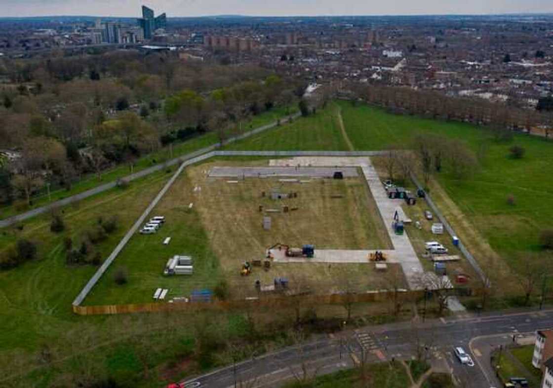 Tashin hankali: An fara gina makabarta mai girman filin kwallo guda biyu a kasar Ingila saboda mutuwar da mutane suke kan Coronavirus Tashin hankali: An fara gina makabarta mai girman filin kwallo guda biyu a kasar Ingila saboda mutuwar da mutane suke kan Coronavirus