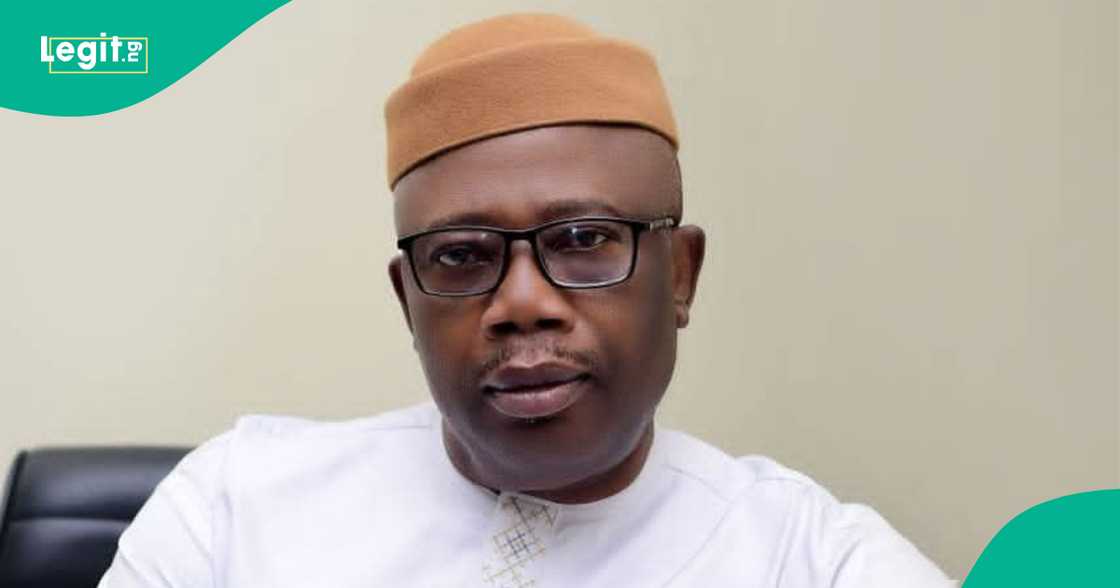 Karancin albashi ya tilasta hadimin Sanata ajiye aiki