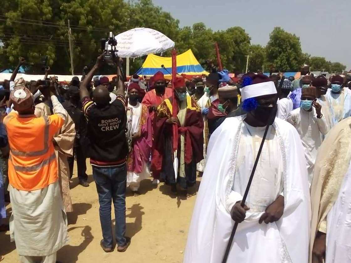 Shagalin bikin nadin sarautar sabon Sarkin Bama (Hotuna) Shagalin bikin nadin sarautar sabon Sarkin Bama (Hotuna)