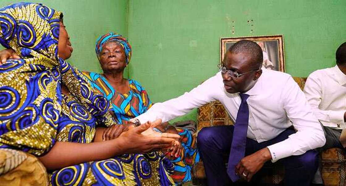 Annobar Coronavirus: Za mu ciyar da matasa 100,000 a kowane rana – Gwamnan Legas Annobar Coronavirus: Za mu ciyar da matasa 100,000 a kowane rana – Gwamnan Legas