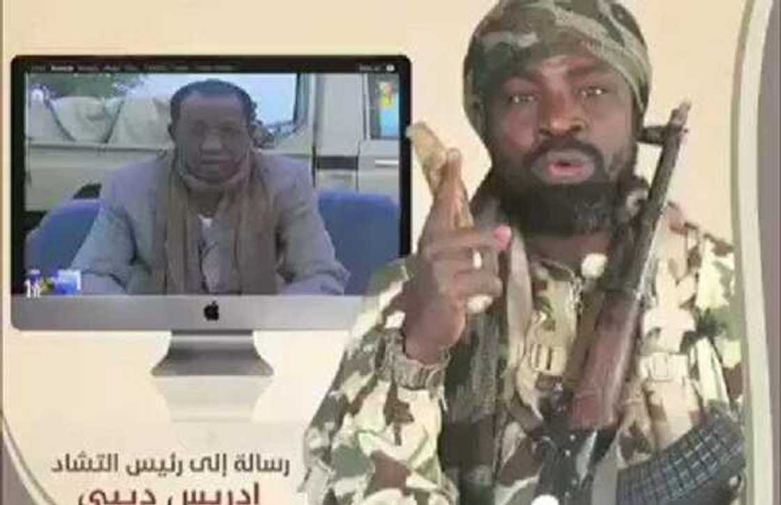 Shekau ya saki sabon bidiyo, ya nemi 'yan bindiga su hada kai da Boko Haram Shekau ya saki sabon bidiyo, ya nemi 'yan bindiga su hada kai da Boko Haram