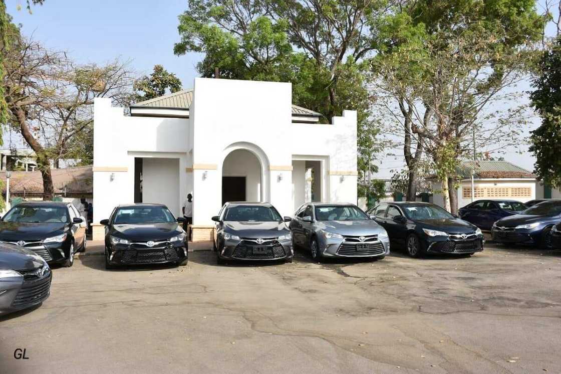 Hotunan motoccin alfarma da Gwamna Bala Mohammed ya siya wa hakimai da shugabannin kananan hukumomi Hotunan motoccin alfarma da Gwamna Bala Mohammed ya siya wa hakimai da shugabannin kananan hukumomi