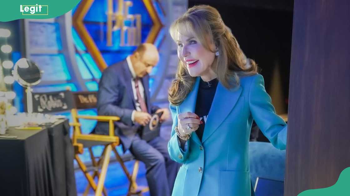 Robin McGraw smiles during an appearance on the Dr.Phil show Robin McGraw smiles during an appearance on the Dr.Phil show