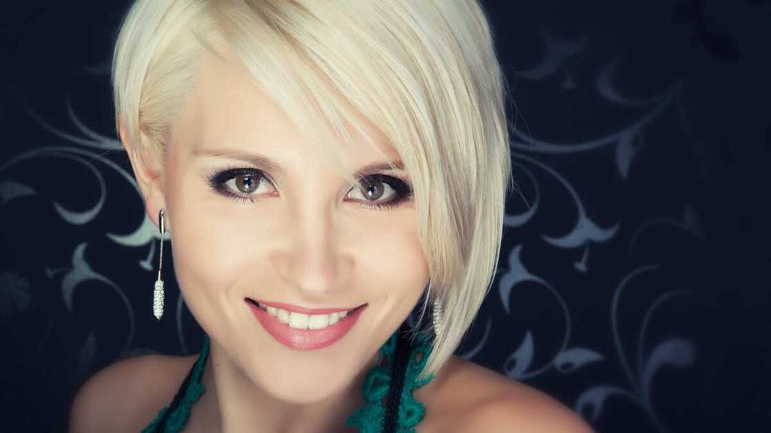 Pixie cut with bangs Pixie cut with bangs
