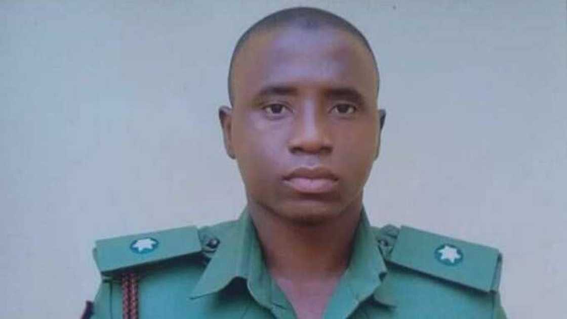 Shukakken Bam ya tashi da motar Sojoji, yayi sanadiyar mutuwar hafsan Soja, Abdullahi Alhassan Shukakken Bam ya tashi da motar Sojoji, yayi sanadiyar mutuwar hafsan Soja, Abdullahi Alhassan