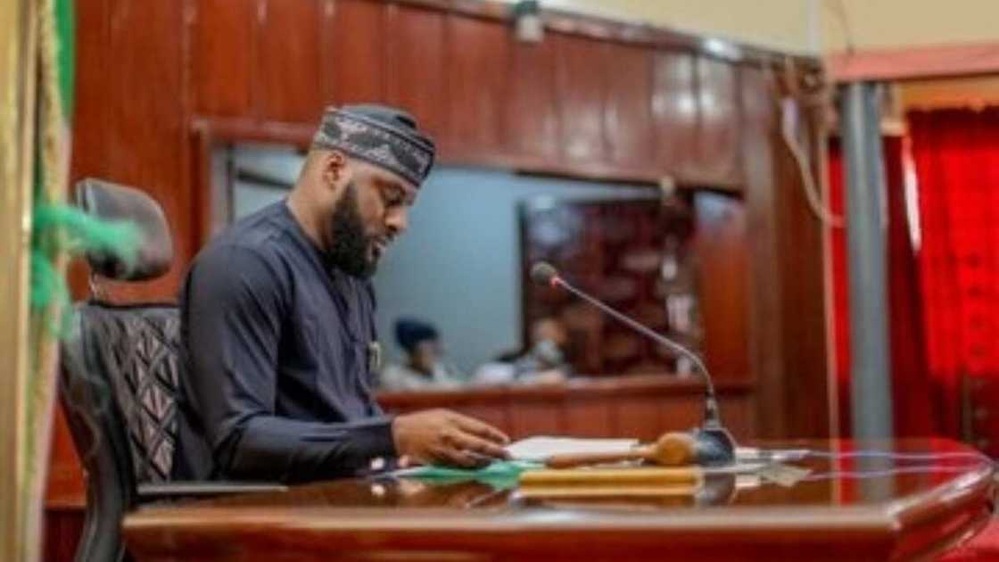 Majalisar Oyo ta dakatar da shugabannin kananan hukumomi 13 Majalisar Oyo ta dakatar da shugabannin kananan hukumomi 13