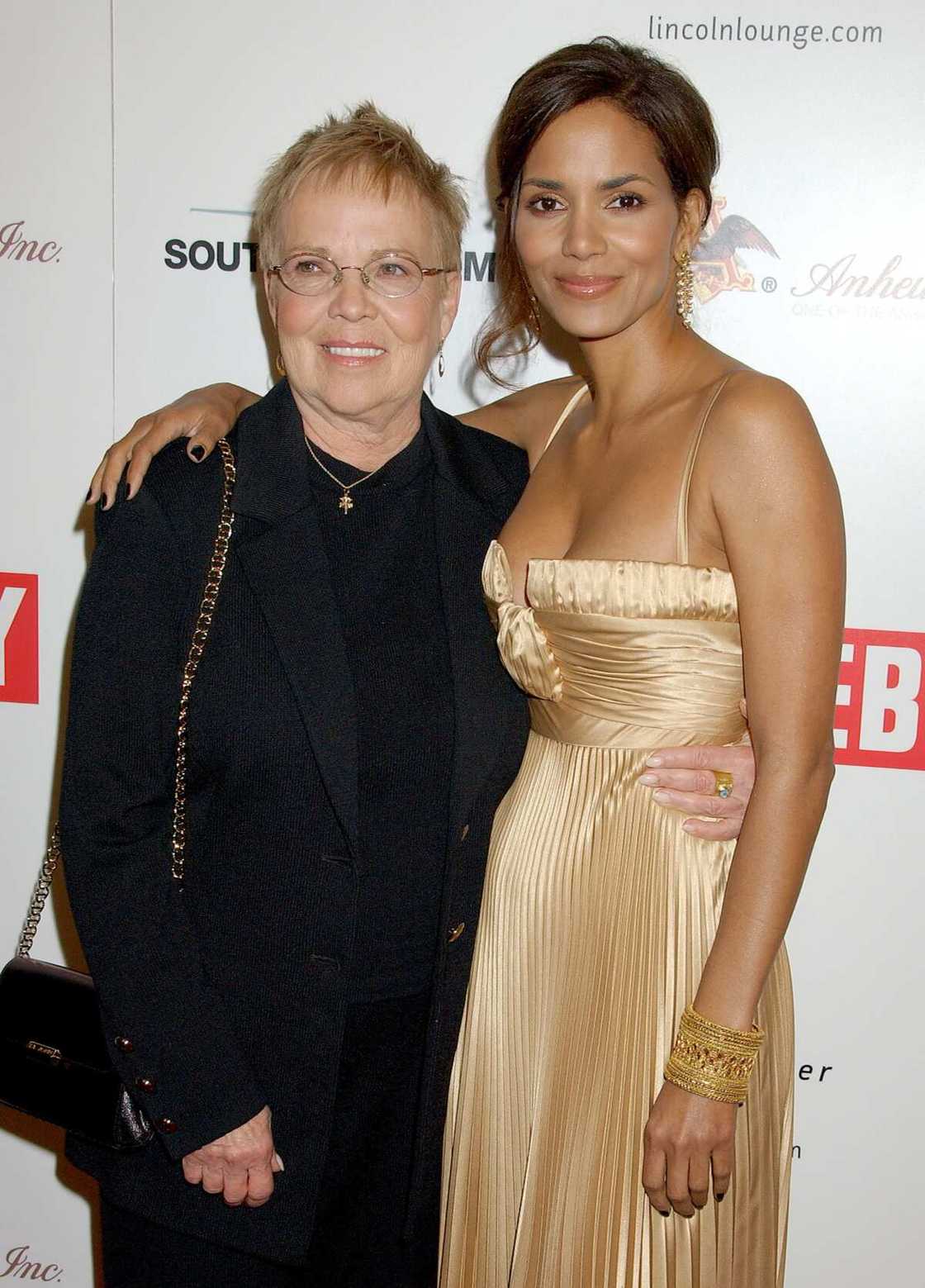 Does Halle Berry have a relationship with her father? Does Halle Berry have a relationship with her father?