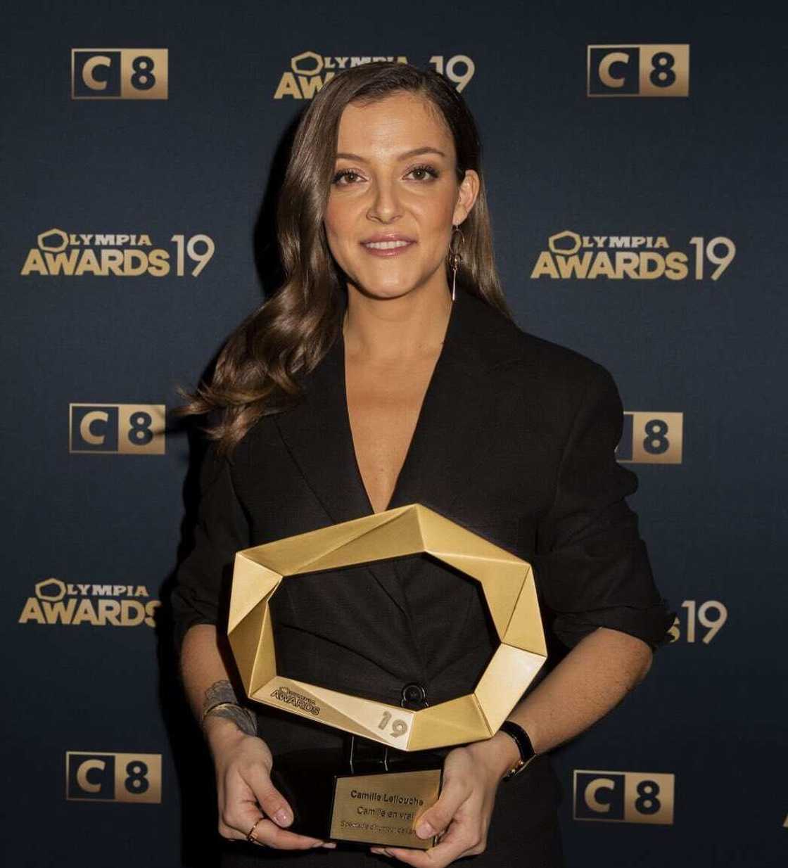 camille lellouche femme humoriste française camille lellouche femme humoriste française