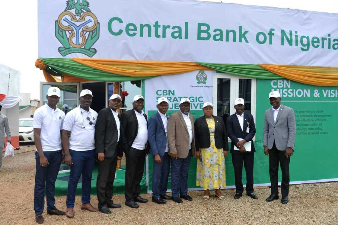 Tallafin Korona: CBN ya ninka Kuɗaɗen da za'a tallafawa magidanta da masu ƙananan sana'o'i Tallafin Korona: CBN ya ninka Kuɗaɗen da za'a tallafawa magidanta da masu ƙananan sana'o'i