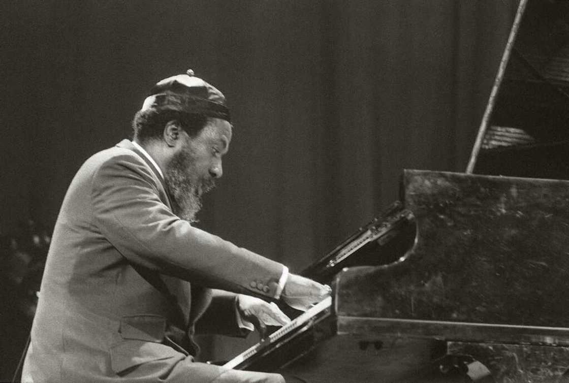 The film opens with Renaud leaning on a piano and introducing Monk, who sits at the keys sweating profusely and looking awkward The film opens with Renaud leaning on a piano and introducing Monk, who sits at the keys sweating profusely and looking awkward