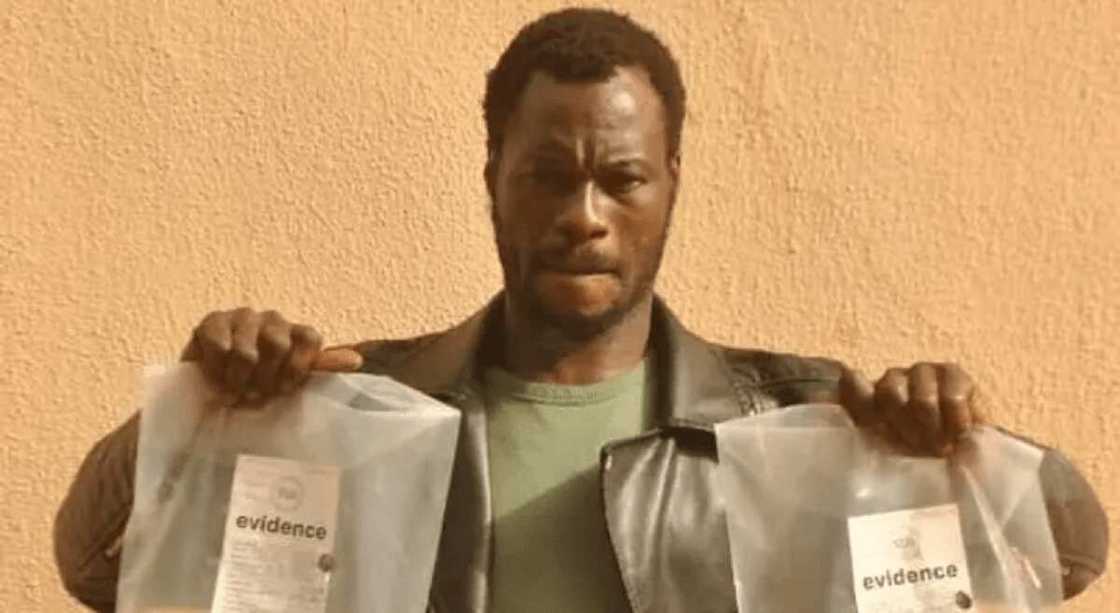 Timothy ya yi basaja a matsayin Auwalu domin safarar hodar iblis ta N1bn ta bodar Sokoto Timothy ya yi basaja a matsayin Auwalu domin safarar hodar iblis ta N1bn ta bodar Sokoto