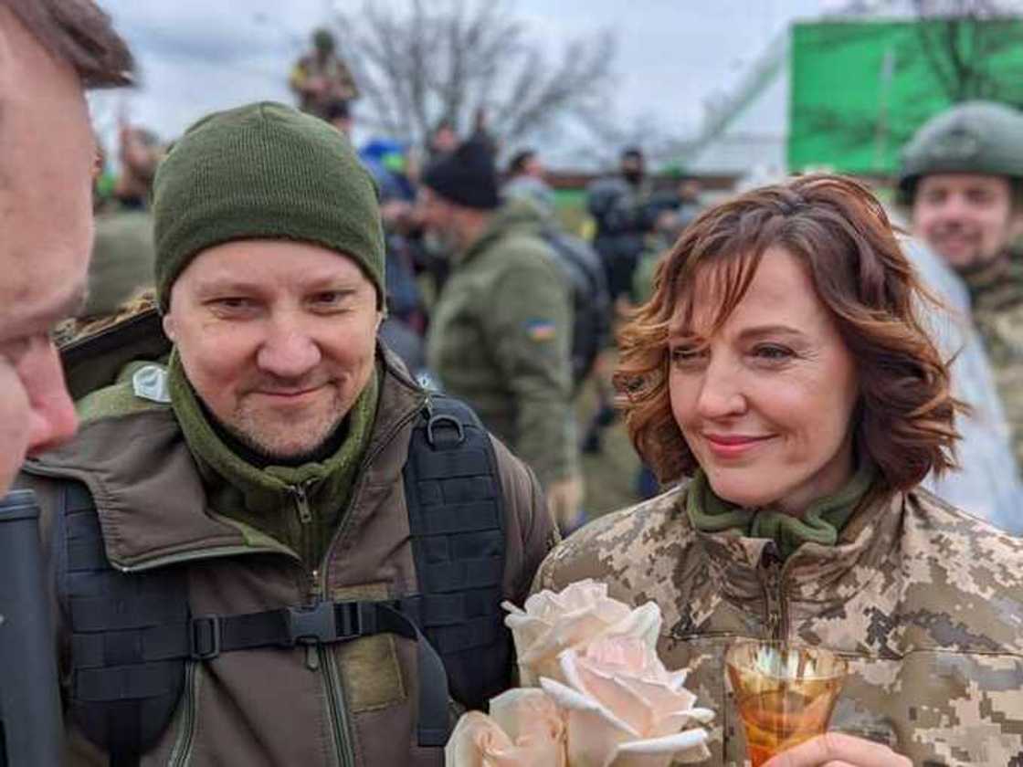 Love on battlefield: Ukrainian soldiers get married amid Russian invasion, photos,video emerge Love on battlefield: Ukrainian soldiers get married amid Russian invasion, photos,video emerge