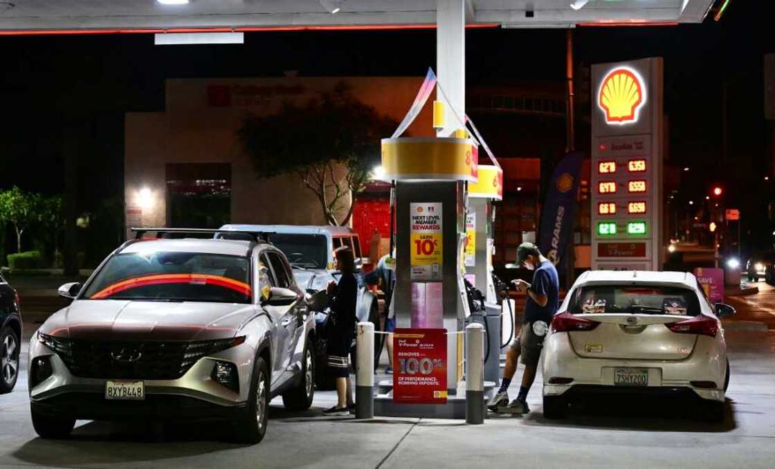 The personal consumption expenditures price index slipped 0.1 percent from October to November, in part as energy costs fell The personal consumption expenditures price index slipped 0.1 percent from October to November, in part as energy costs fell