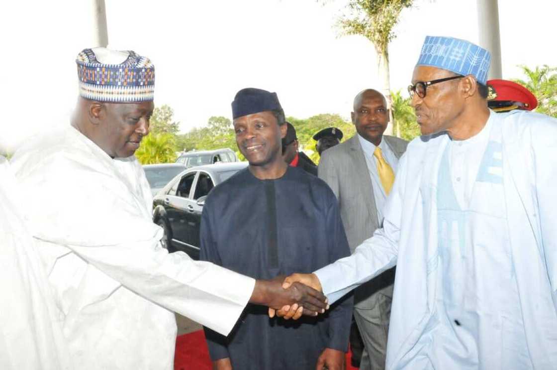 Hukumar EFCC ta gabatar da shaida a shari’arta da Babachir David Lawal a Kotu Hukumar EFCC ta gabatar da shaida a shari’arta da Babachir David Lawal a Kotu