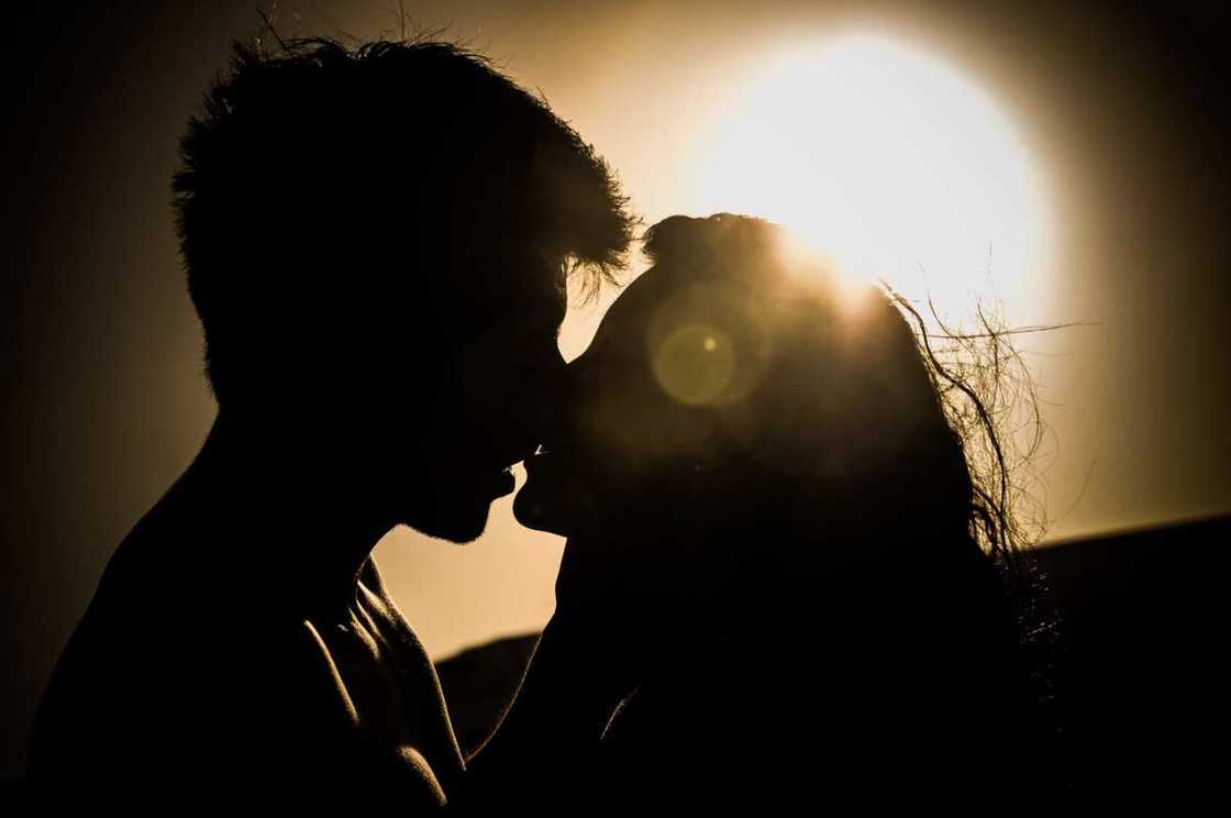 what does no strings attached mean what does no strings attached mean