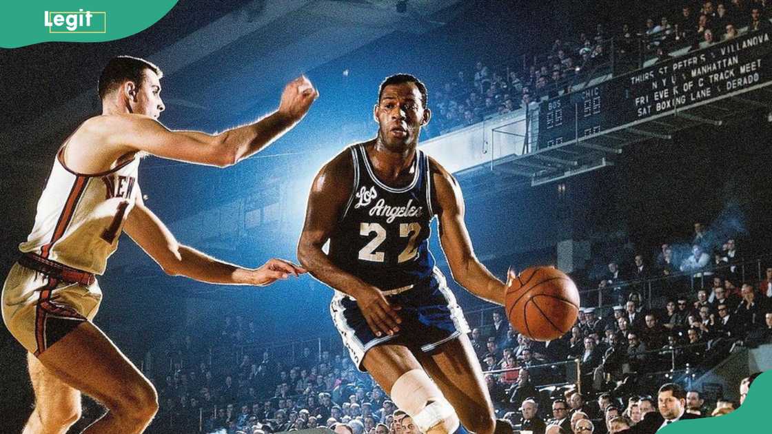 Elgin Baylor #22 of the Los Angeles Lakers drives circa 1965 at the Great Western Forum in Inglewood, California Elgin Baylor #22 of the Los Angeles Lakers drives circa 1965 at the Great Western Forum in Inglewood, California