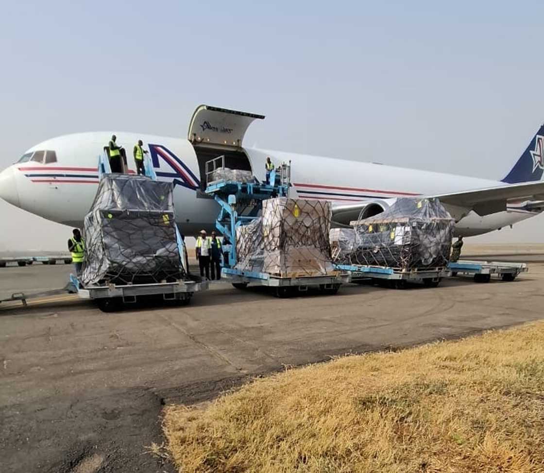 Amurka ta kawo tallafin kayan sojoji ga Najeriya Amurka ta kawo tallafin kayan sojoji ga Najeriya