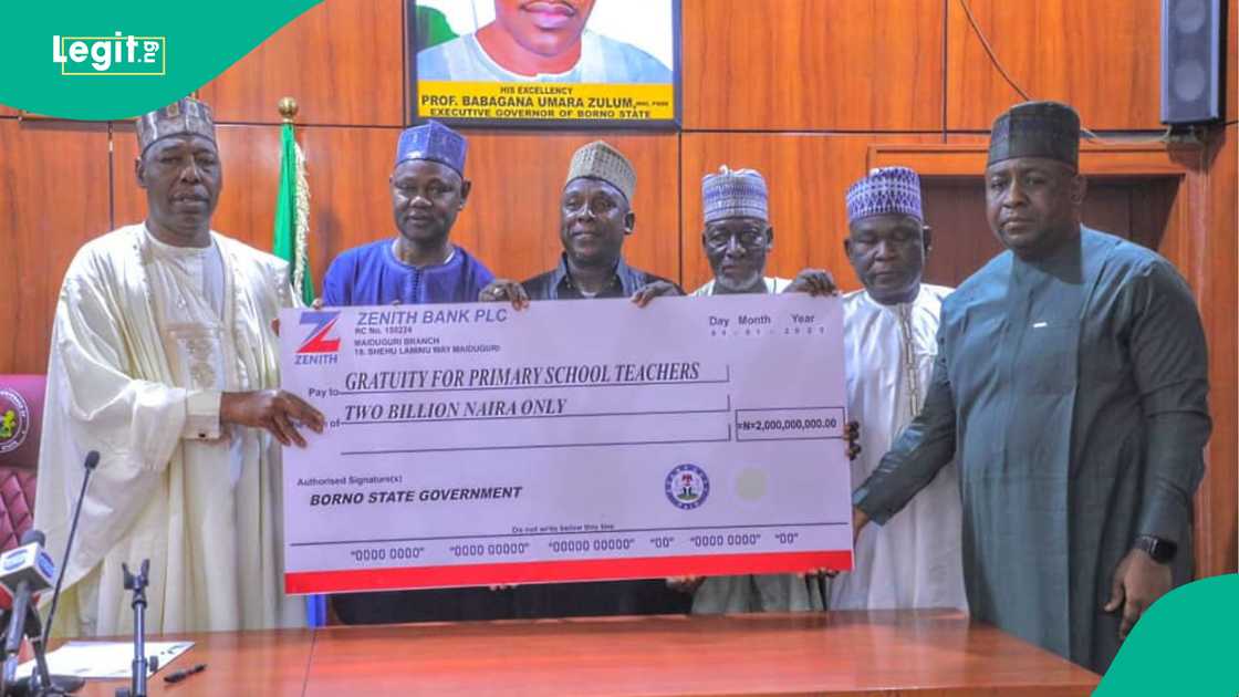 Zulum ya biya basussukan fansho da giratuti Zulum ya biya basussukan fansho da giratuti